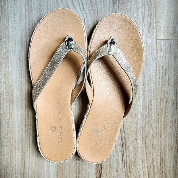 Tommy Bahama Gold Glitter Flip Flop Sandals Size 6.5 - Picture 2 of 4